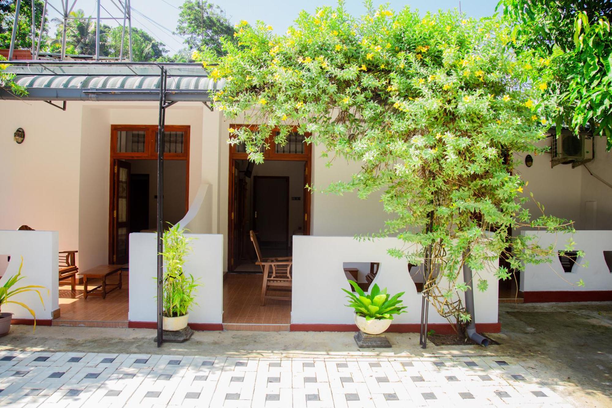 Hispaniola Inn Mirissa Exteriér fotografie