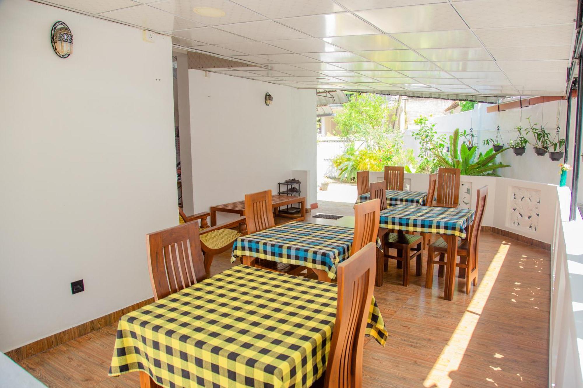 Hispaniola Inn Mirissa Exteriér fotografie